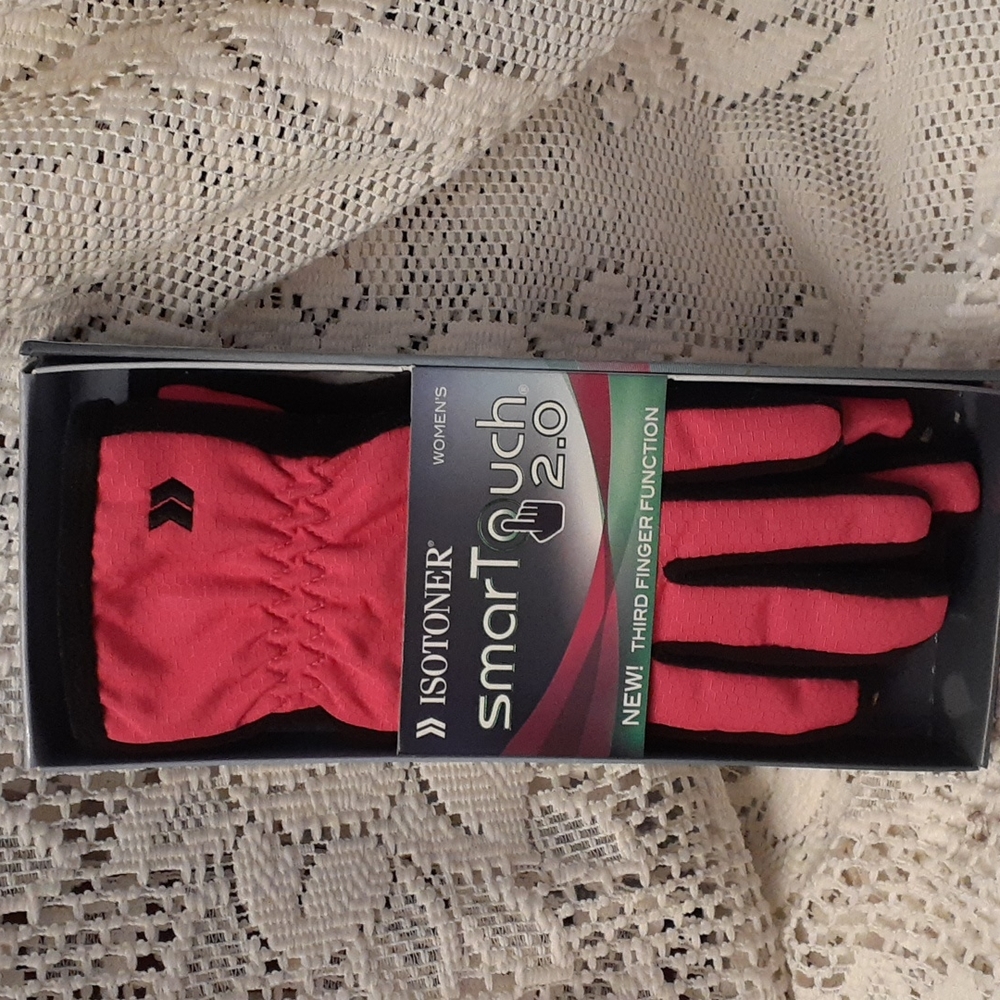 Nwt ISOTONER SmartTouch 2.0 color Fuscia, beige lining see pic